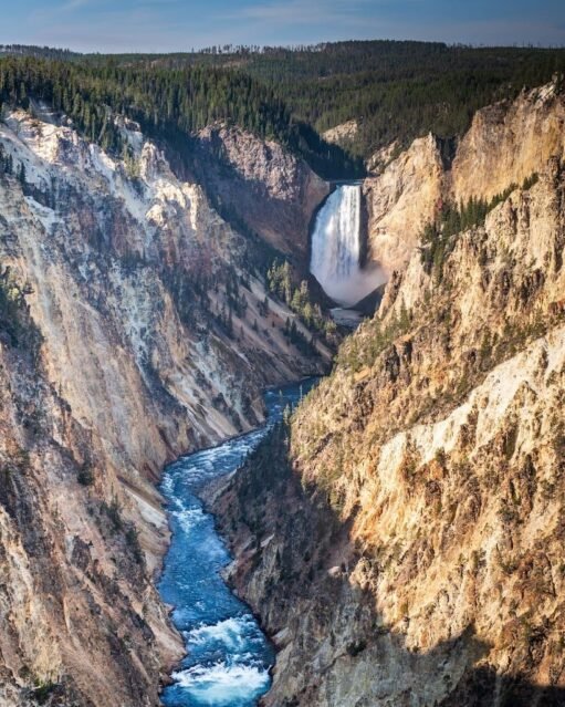 Adventurous Tastes | Waterfall, river and canyon at Artist Point in Yellowstone