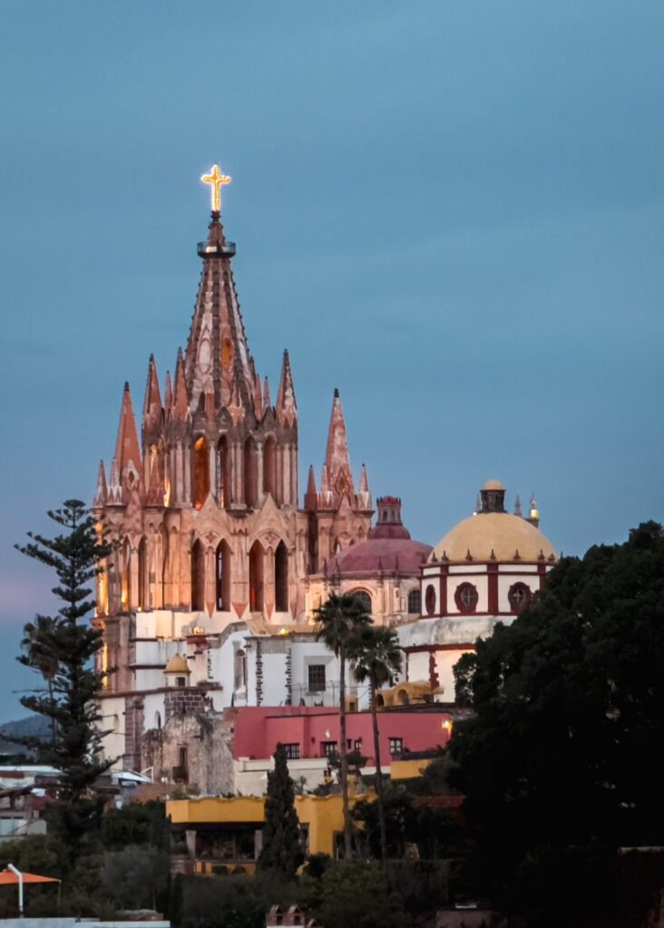 View of Parroquia de San Miguel Arcรกngel at dusk at San Miguel de Allende, Mexico